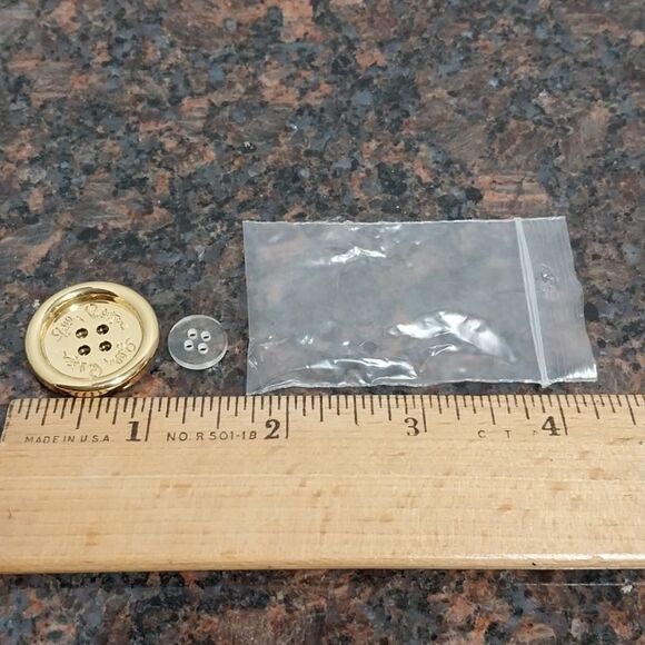 Lilly Pulitzer Gold Button with Backing  Button....New - Picture 3 of 3